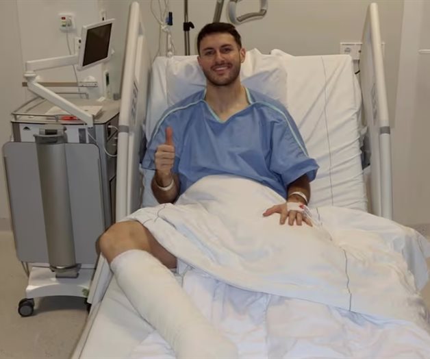 Santiago Gim&eacute;nez publica mensaje tras su cirug&iacute;a de tobillo
