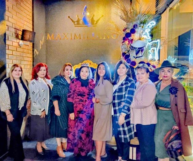 Festejan a Mo&ntilde;is