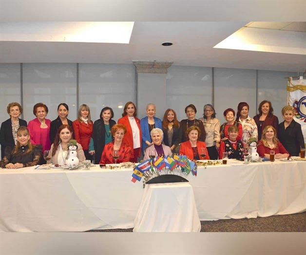 Asisten a junta de trabajo