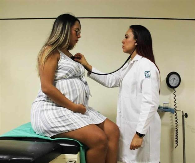 Busca el IMSS m&eacute;dicos residentes