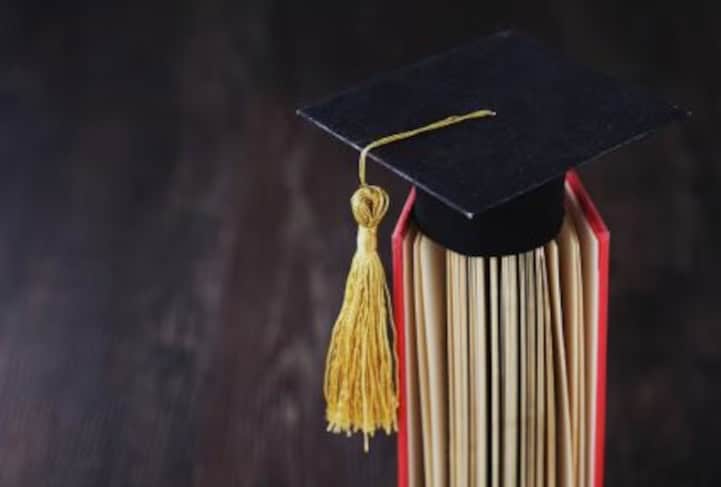 Proponen prohibir doctorados honoris  causa sin m&eacute;rito