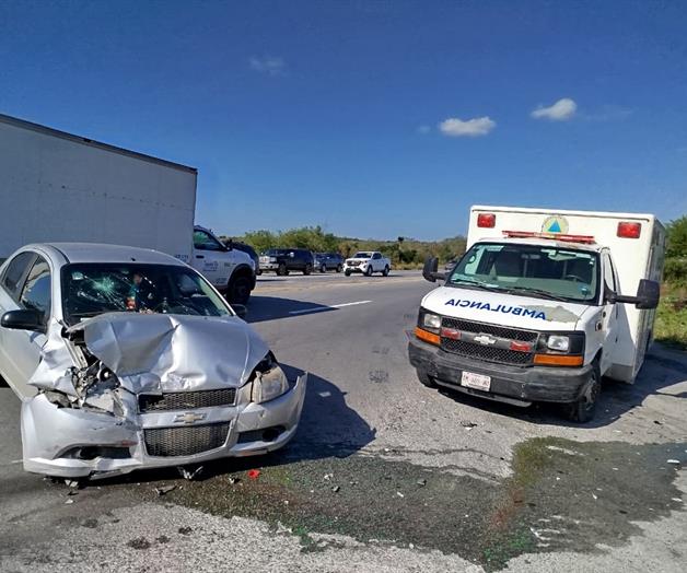 Choque deja dos personas heridas en la carretera federal Victoria-Matamoros