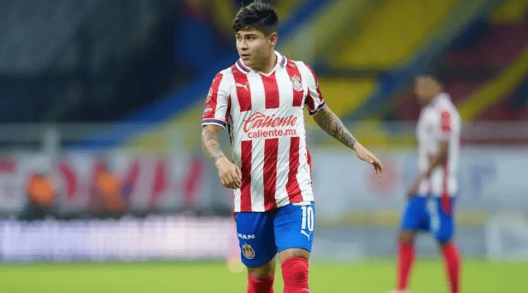 Chofis López volverá a vestir playera de Chivas en la Copa Navidad Chofis López volverá a vestir playera de Chivas en la Copa Navidad