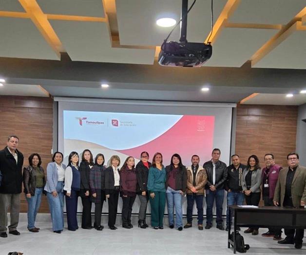 Se suman maestros a taller de formaci&oacute;n