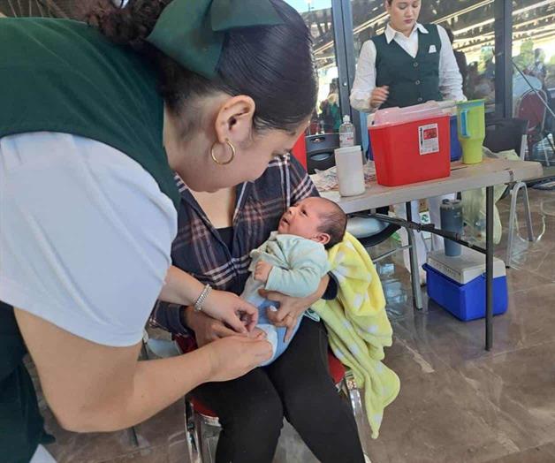 Detienen la aplicaci&oacute;n de vacunas &iexcl;por vacaciones!