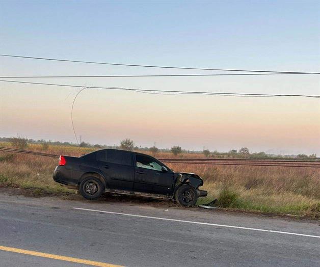 Terminan fiesta estrellados en poste en R&iacute;o Bravo