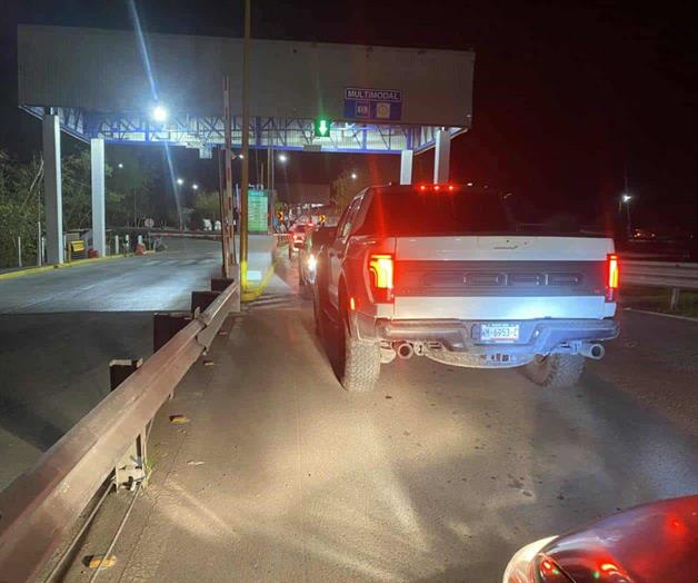 Colapso vehicular tras caer el sistema