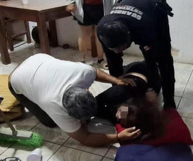 Polic&iacute;as salvan vida a joven que se encontraba inconsciente en Ciudad Victoria