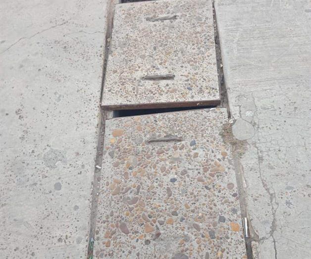 Banquetas destrozadas, trampa para los peatones