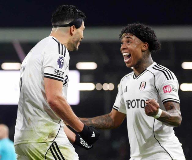Jim&eacute;nez convierte otro penal para dar triunfo a Fulham sobre Nottingham Forest