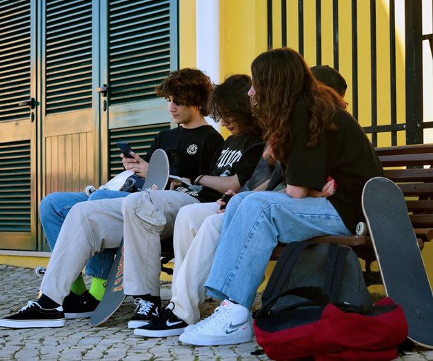 Precariedad y la generaci&oacute;n Z; millones estudian menos y ganan poco