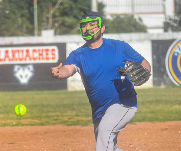 El Sindicato pega primero