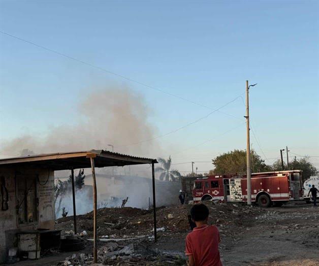 Incendio en compra de metales moviliza a cuerpo de bomberos