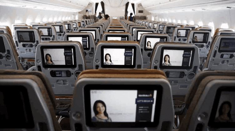 Asignaci&oacute;n de asientos de avi&oacute;n a ni&ntilde;os sin costo extra, busca Morena