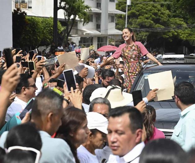 &acute;Que Santa Claus les traiga muchos regalos&acute;