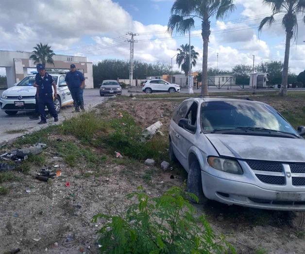 Sale de avenida y termina en dren parcelario en R&iacute;o Bravo
