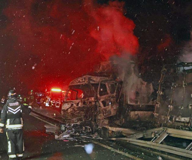 Un choque m&uacute;ltiple en una autopista en Jap&oacute;n deja 2 muertos y 26 heridos