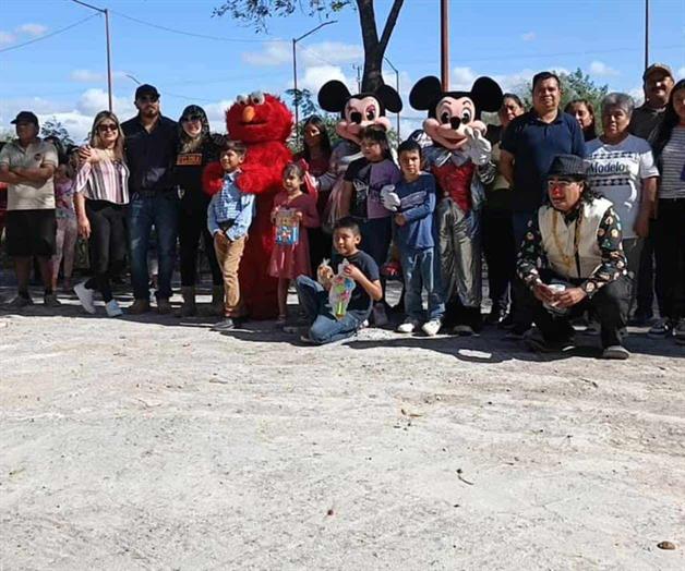 &acute;Regalan sonrisas&acute; en La Retama