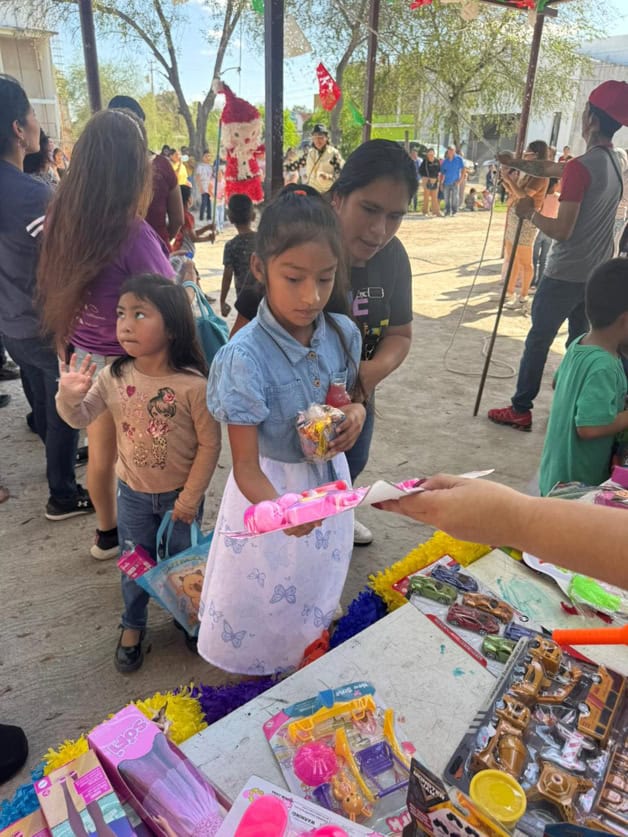 &acute;Regalan sonrisas&acute; en La Retama