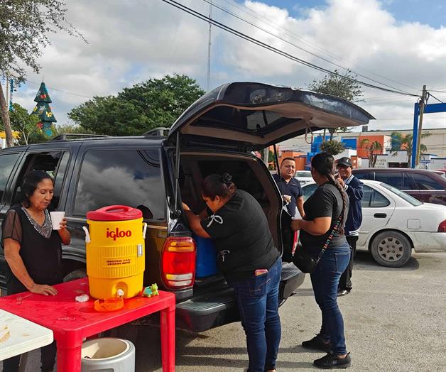 Regalan tacos y caf&eacute; a sus clientes