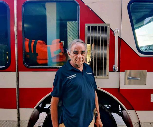 Reconocen trayectoria de bombero