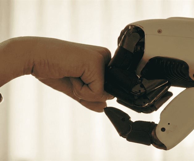 LG adelanta su primer robot para el hogar inteligente