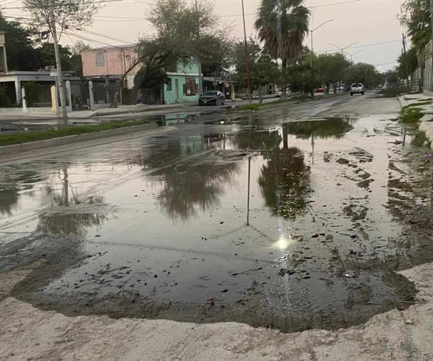 &iexcl;Contin&uacute;a la fuga  de aguas negras!