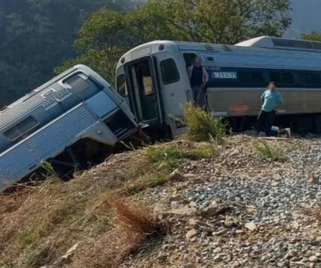 Caminan 7 km para llegar al vagón siniestrado Caminan 7 km para llegar al vagón siniestrado