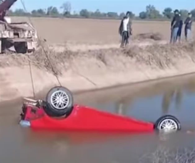 Cuatro j&oacute;venes fallecen al caer veh&iacute;culo a un canal en Sonora