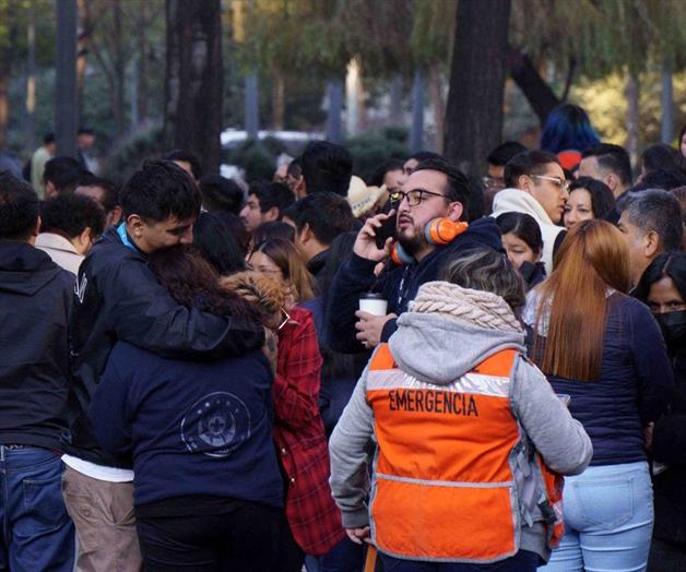 As&iacute; desalojaron Palacio Nacional tras sismo en M&eacute;xico
