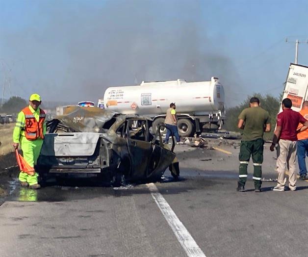 Choque m&uacute;ltiple dej&oacute; 4 muertos y 2 heridos