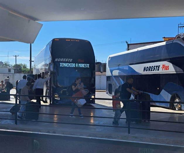 Retornan vacacionistas  y congestionan central