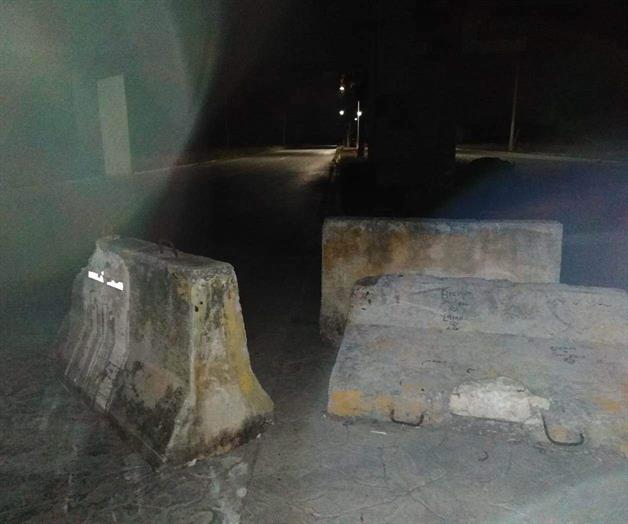 Peligran automovilistas por barreras atravesadas