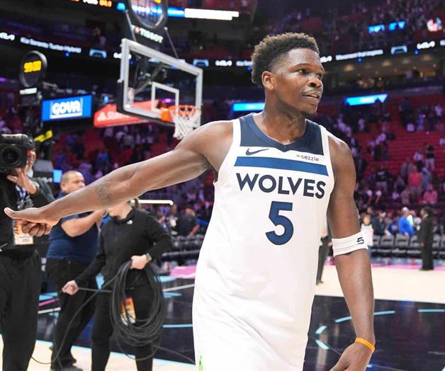 Timberwolves ganan y rompen racha de 4 victorias del Heat