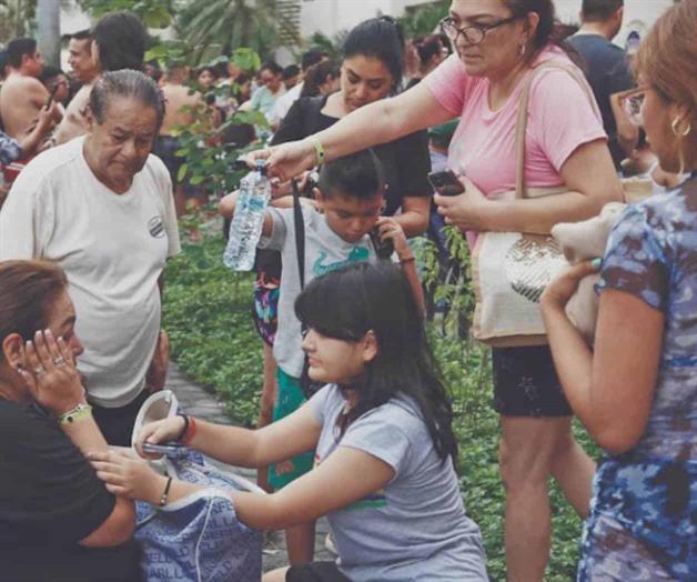 Sismo deja daños en 24 municipios de Guerrero Sismo deja daños en 24 municipios de Guerrero