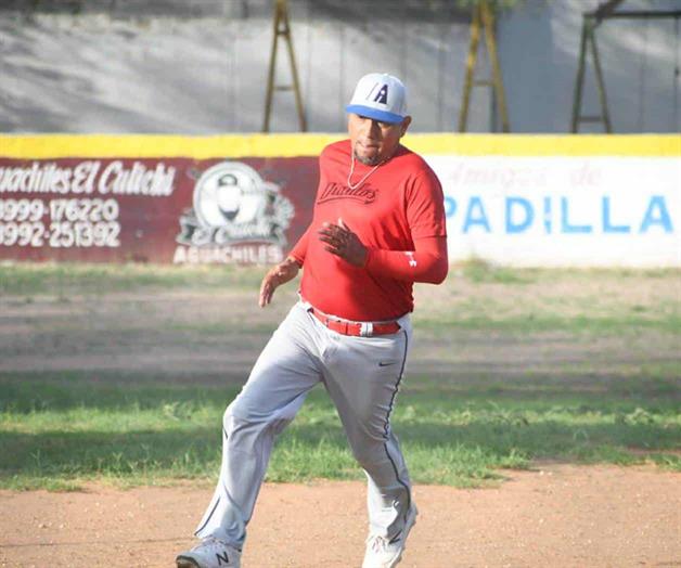 Reanuda sus actividades la Liga Burocr&aacute;tica de Softbol