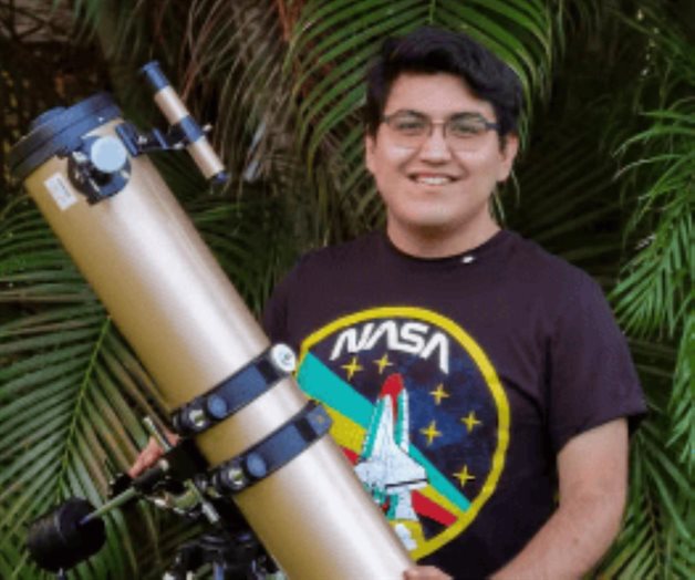 Ingeniero mexicano busca apoyo para viajar al espacio Ingeniero mexicano busca apoyo para viajar al espacio