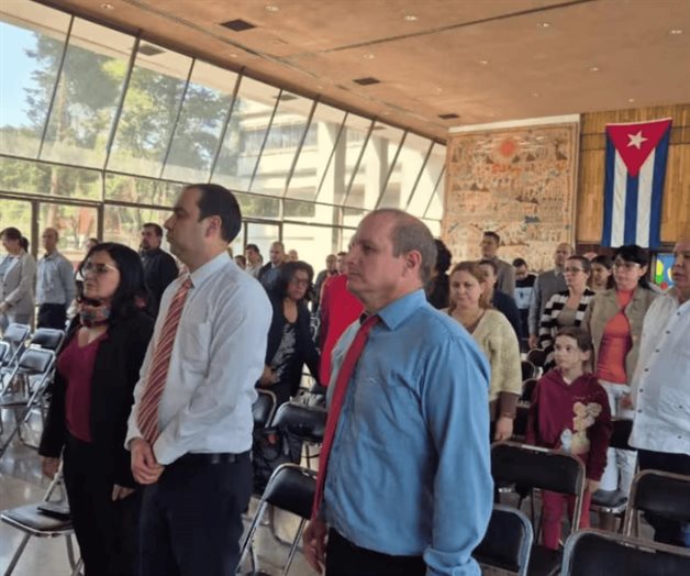 Rinden honores en México a cubanos que murieron por Venezuela Rinden honores en México a cubanos que murieron por Venezuela