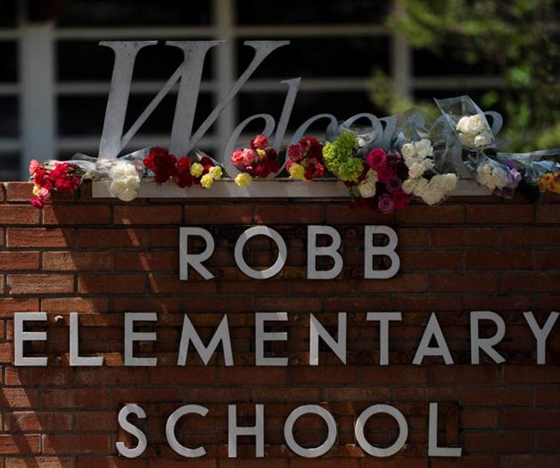 Policía escolar de Uvalde enfrenta juicio por inacción Policía escolar de Uvalde enfrenta juicio por inacción