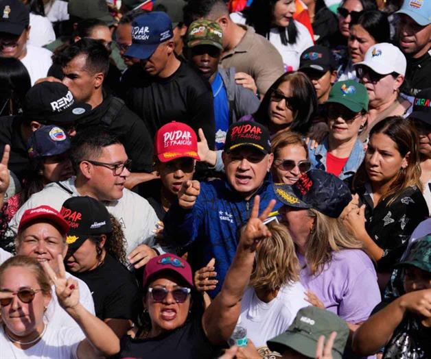 Venezolanos están sumidos en la incertidumbre tras la caída de Nicolás Maduro Venezolanos están sumidos en la incertidumbre tras la caída de Nicolás Maduro