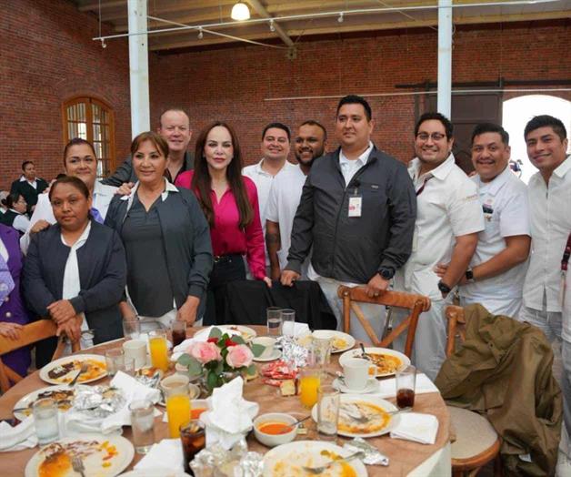 Respalda alcaldesa a trabajadores de la salud