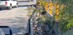 Se cae a pedazos puente vehicular en Las Fuentes
