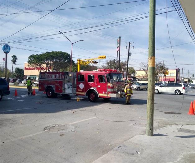 Tumban vientos cableado y afectan tr&aacute;fico