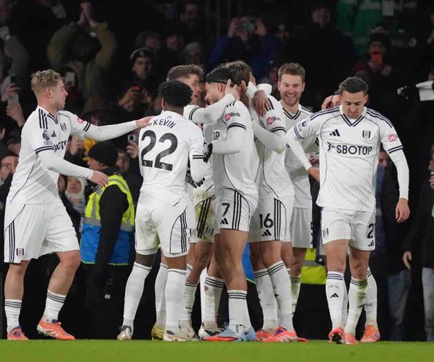 Ra&uacute;l Jim&eacute;nez anota golazo