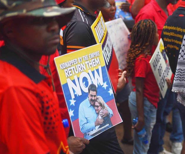 Manifestantes en Sud&aacute;frica condenan intervenci&oacute;n de EEUU en Venezuela y piden liberaci&oacute;n de Maduro
