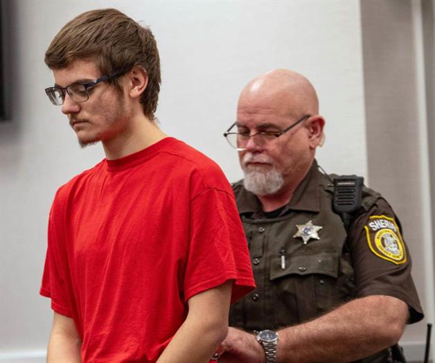 Hombre de Wisconsin se declara culpable de homicidio y planea asesinato Hombre de Wisconsin se declara culpable de homicidio y planea asesinato