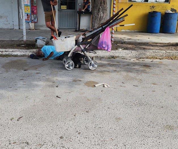 Adulto mayor sufre desmayo