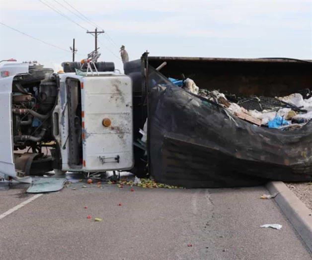 Vuelca un camión en la autopista 83 Vuelca un camión en la autopista 83