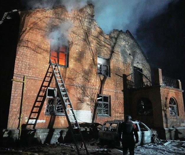 Como una advertencia a Occidente, Rusia utiliza su nuevo misil bal&iacute;stico en ataque a Ucrania