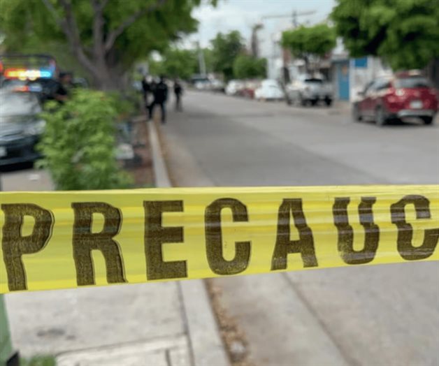 Atacan e incendian inmueble con explosivos artesanales en Mazatlán Atacan e incendian inmueble con explosivos artesanales en Mazatlán